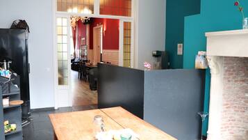 Coin salon dans le hall