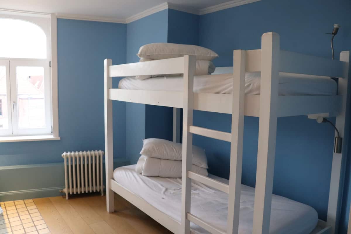 Shared Dormitory, Women only, Shared Bathroom (2 Beds)