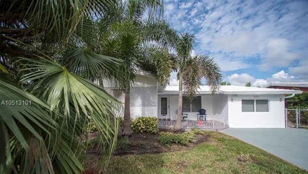 Unclassified image, 1 of 1, button - Ocean Breeze Home (Hollywood)