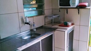 Shared fridge, microwave, oven, blender - Lapa Casa Hostel (Rio de Janeiro)