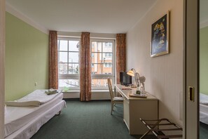 Standard Single Room | Premium bedding, desk