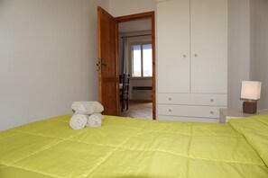 Apartment, 1 Bedroom | Cots/infant beds - Residence Levante (Santa Teresa di Gallura)