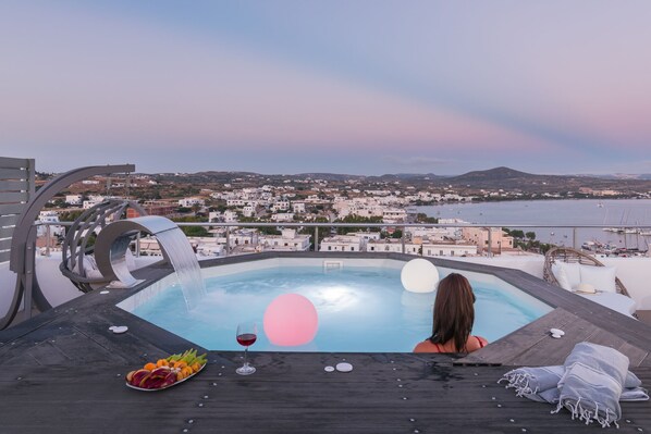 Seasonal outdoor pool, pool loungers
