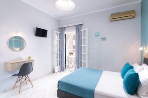 Superior Double or Twin Room, Garden View | Desk, free cots/infant beds, free WiFi, bed sheets