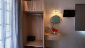 Phòng đôi hoặc 2 giường đơn Superior, quang cảnh vườn | Bàn, nôi (giường cho trẻ sơ sinh) miễn phí