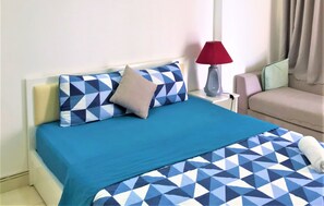 One-Bedroom Apartment with Bathtub | Premium bedding, memory foam beds, individually decorated - M-H Apartment Hotel (Ho Chi Minh City)