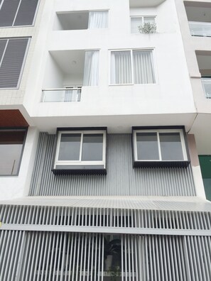 City Apartment, 1 Bedroom, Balcony | Front of property