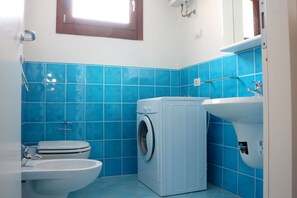 Departamento, 1 habitación | Baño | Regadera, secadora de cabello, bidet 