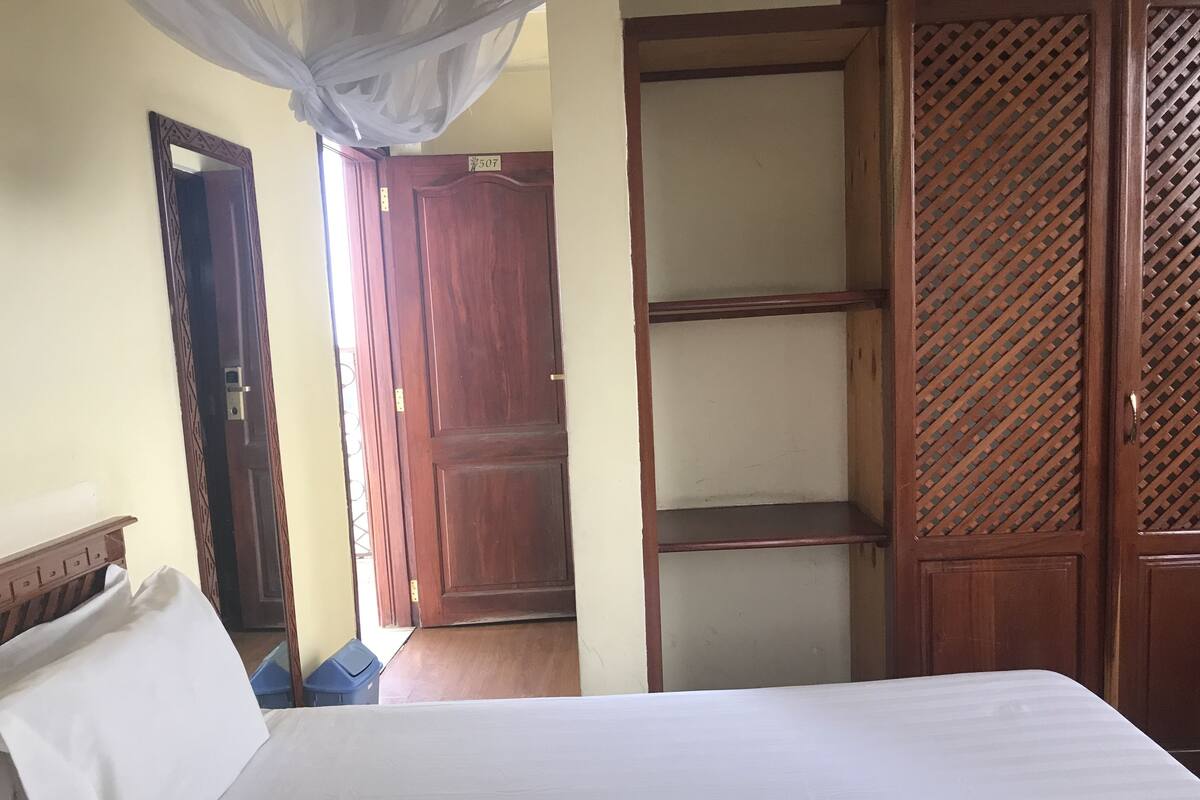 In-room safe, desk, free WiFi, bed sheets