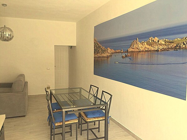 Apartment, 2 Bedrooms | In-room dining