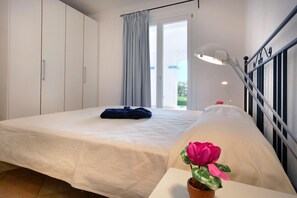Apartment, 2 Bedrooms, Garden Area (V009) | Individually decorated, individually furnished