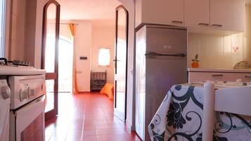 Rumah, 2 kamar tidur | Dapur pribadi | Lemari es besar, oven, kompor, dan peralatan masak/sendok-piring