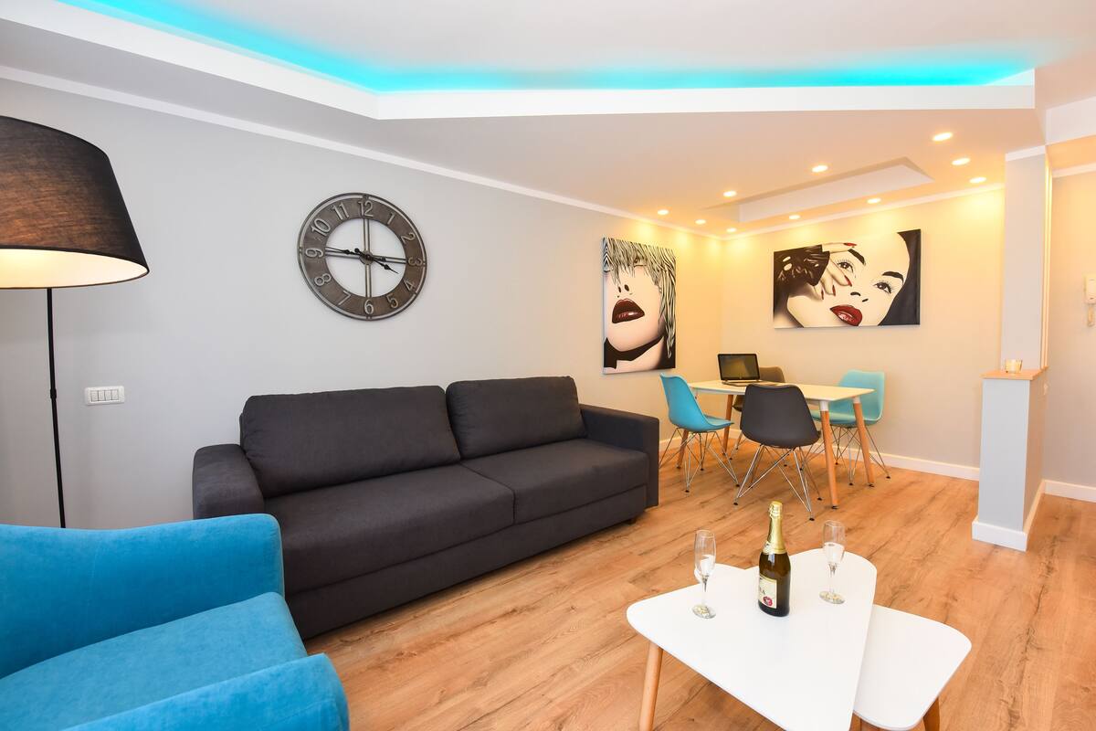 Deluxe Apartment, 1 Bedroom (Twin 3 Apartment - Cismigiu Gardens) | Premium bedding, memory foam beds, laptop workspace, blackout drapes