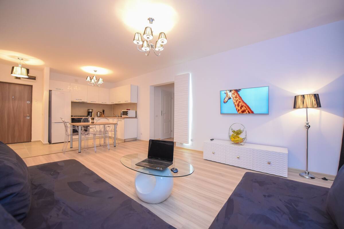 Deluxe Apartment, 2 Bedrooms (Privilege Apartment - Cismigiu Garden) | Premium bedding, memory foam beds, laptop workspace, blackout drapes