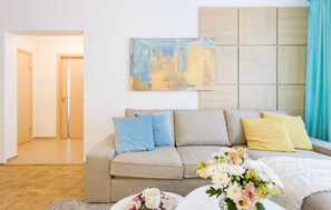 Deluxe-huoneisto, 2 makuuhuonetta (Prestige Apartment - Cismigiu Gardens) | Ylelliset vuodevaatteet, memory foam -patjalliset sängyt