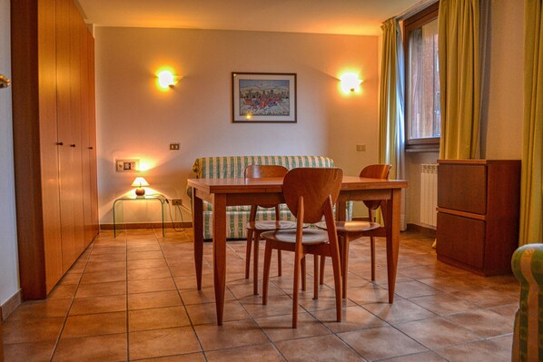 Studio Comfort | Vardagsrum | Platt-tv