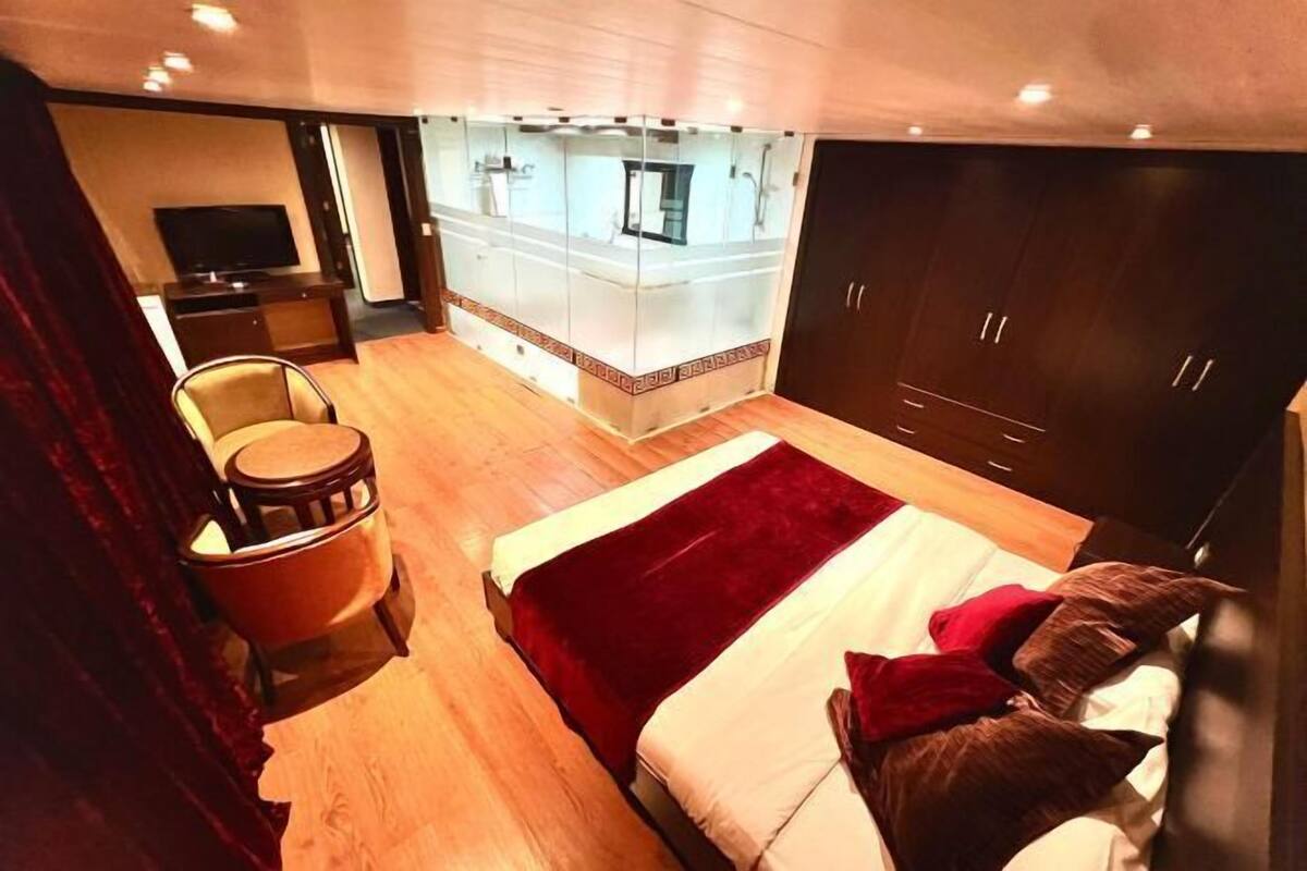 Minibar, in-room safe, desk, soundproofing