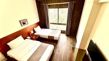 Rom – standard | Minibar, safe på rommet, skrivebord og lydisolert