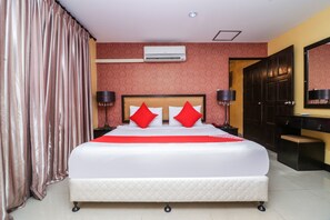 Deluxe Double Room | Minibar, free WiFi - OYO 131 Griebs Inn (Pattaya)