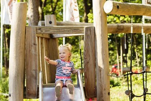 Tempat bermain anak - outdoor