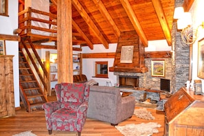 Exclusive Apartment | Living room