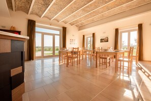 Interior detail - Agriturismo Masseria Cannella (Poggio Imperiale)
