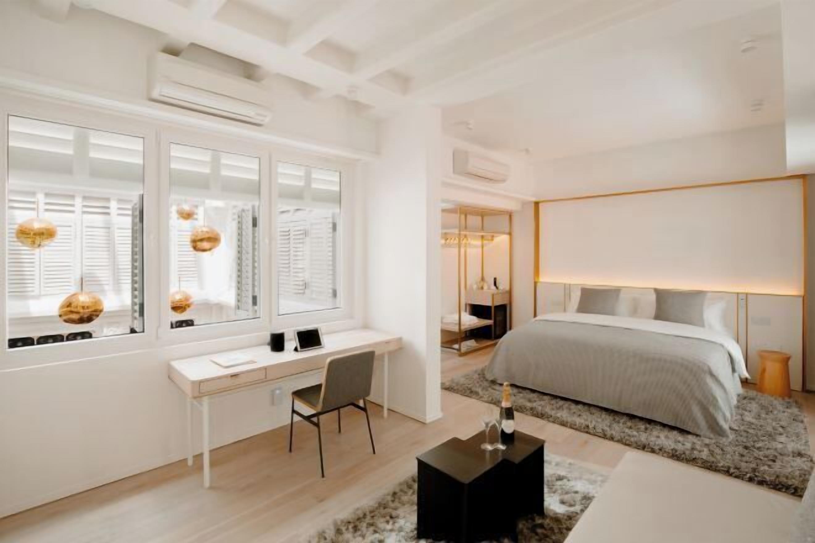 Sengetøy av topp kvalitet, senger med overmadrass og minibar (inkludert)