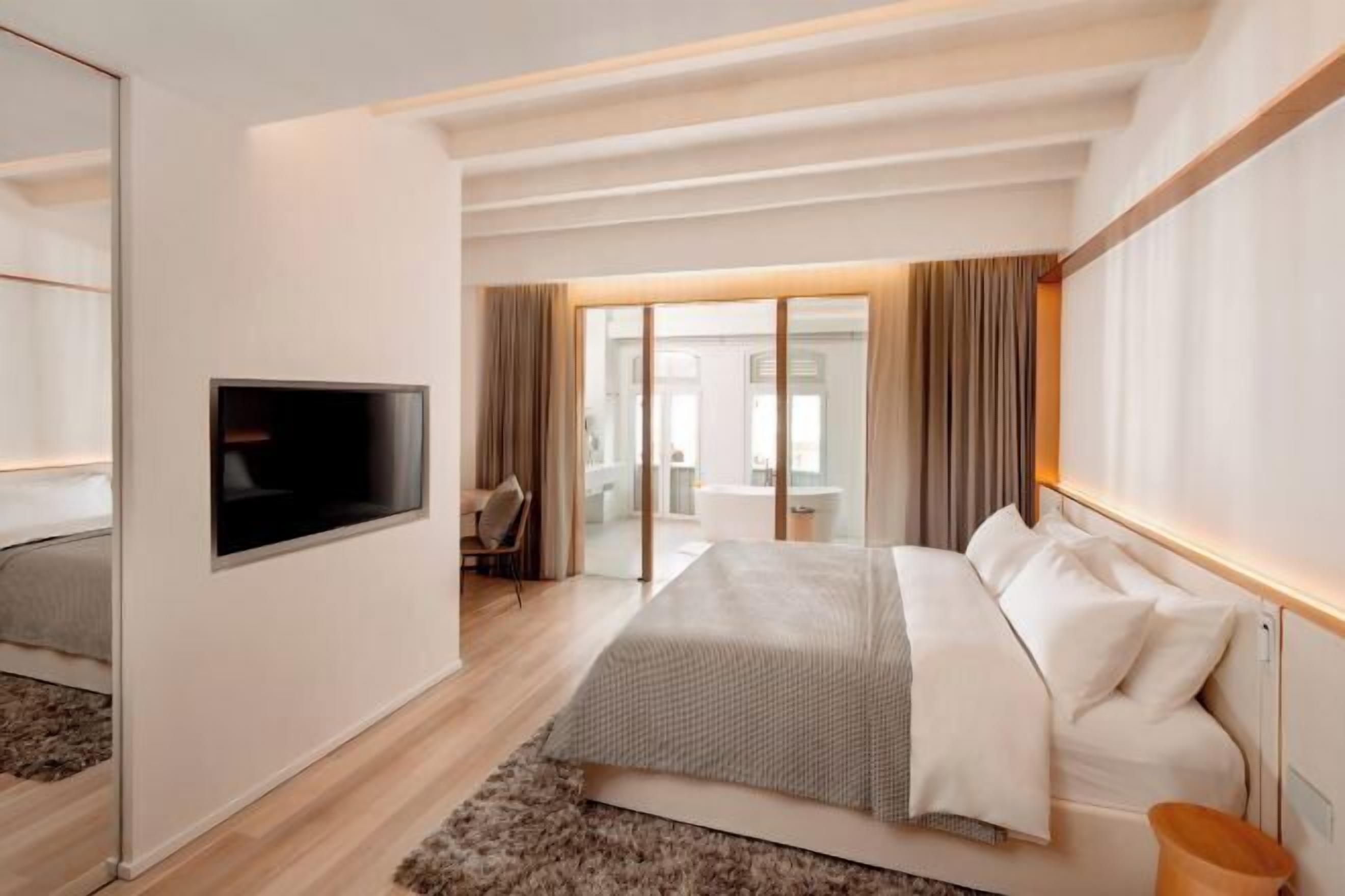 Sengetøy av topp kvalitet, senger med overmadrass og minibar (inkludert)