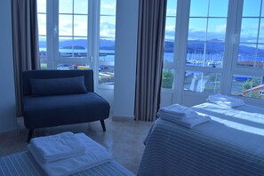 Basic Double Room | Desk, laptop workspace, soundproofing, free WiFi - Pensión O Noso (Porto do Son)
