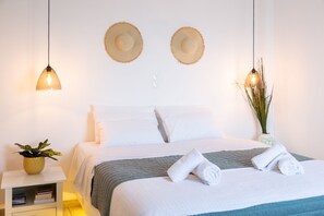 Traditional Villa, 1 Bedroom, Hot Tub, Sea View | 1 bedroom, soundproofing, iron/ironing board, free WiFi