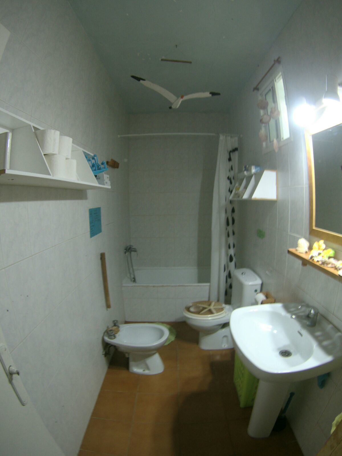 Shared Dormitory, Mixed Dorm (1 Bed in a 5-Bed Dormitory Room) | Bathroom | Shower, towels