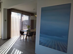 House | Living area | Smart TV, fireplace, DVD player - Vakantiewoning Fossee (Lommel)