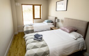 Maison mitoyenne Design, plusieurs lits, non-fumeurs, vue ville | 3 chambres, literie de qualité supérieure, surmatelas