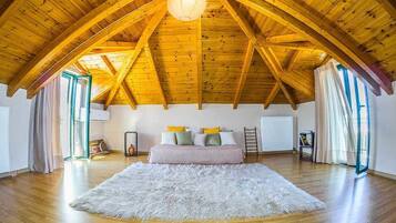 Villa, 4 Bedrooms, Sea View | 3 bilik tidur, peralatan tempat tidur premium, kalis bunyi