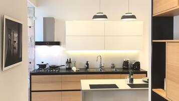 Fridge, microwave, oven, stovetop