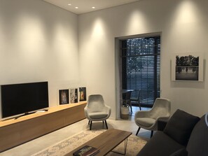 Téléviseur connecté, bureau, imprimante