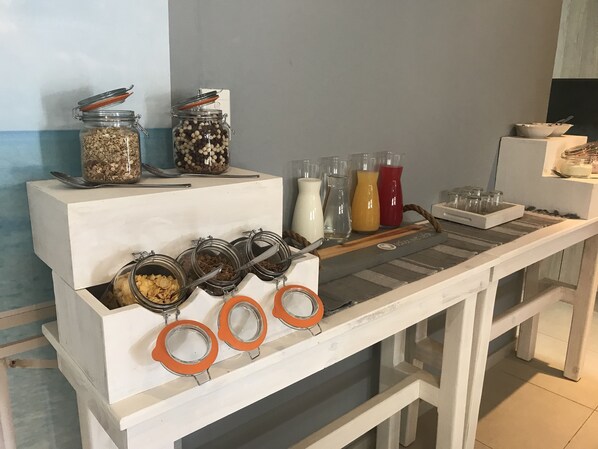 فطور إنجليزي مجانًا يوميًا
