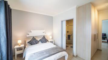 Studiosuite – deluxe | Individuelt dekorert, individuelt innredet og skrivebord