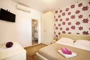 Standard Apartment, 2 Bedrooms | Desk, laptop workspace, soundproofing, iron/ironing board - Guest House Burin (Zupa dubrovacka)