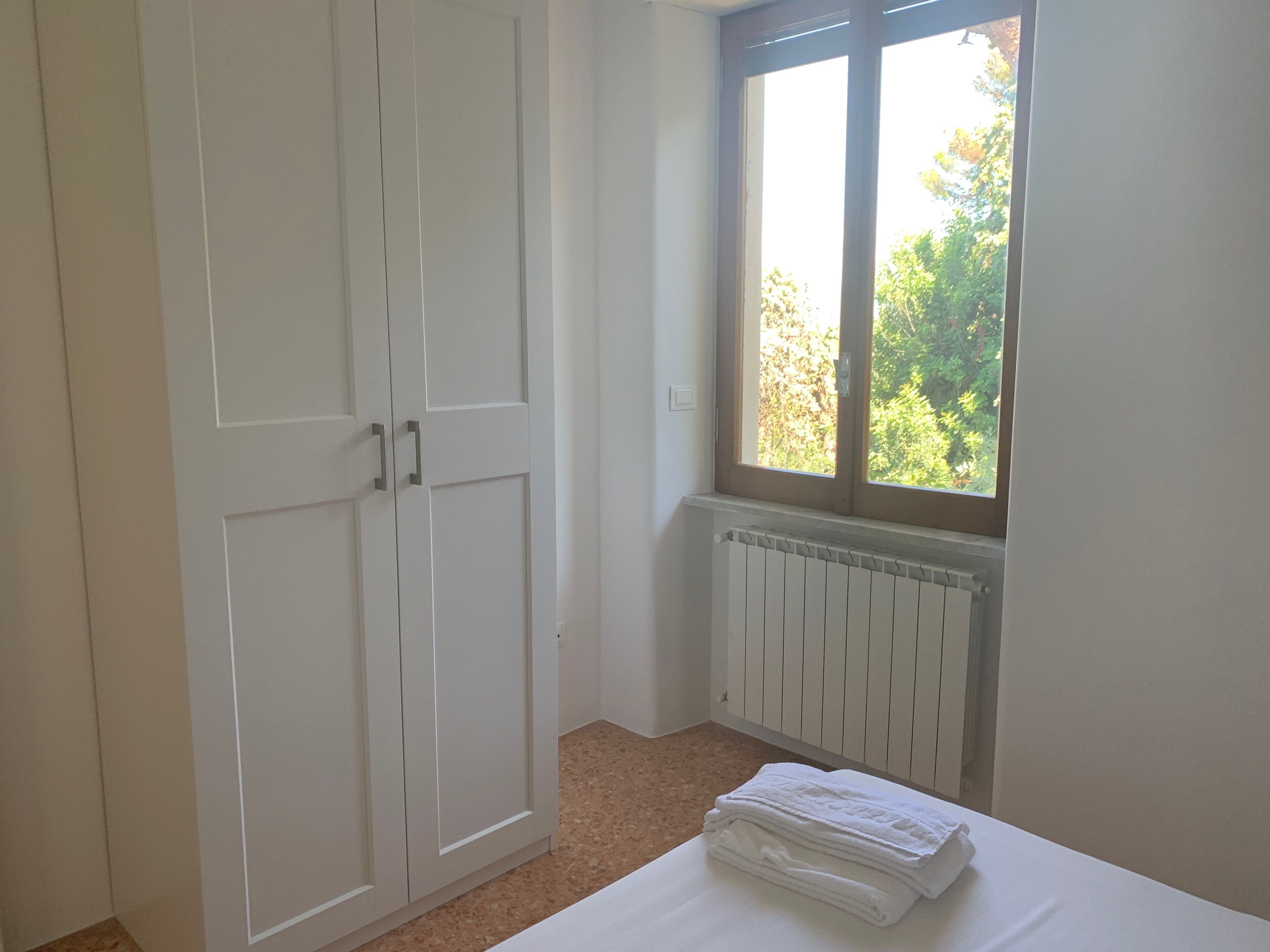 3 bedrooms, desk, iron/ironing board, WiFi