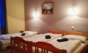 Free WiFi, bed sheets - Penzion Lara (Ceske Budejovice)