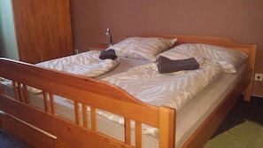 Quarto casal | Wi-Fi de cortesia, roupa de cama