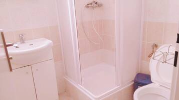 Free toiletries, towels