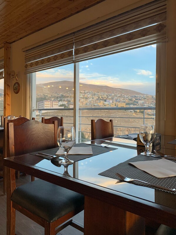 Restaurant - Shaqilath Hotel (Wadi Musa)