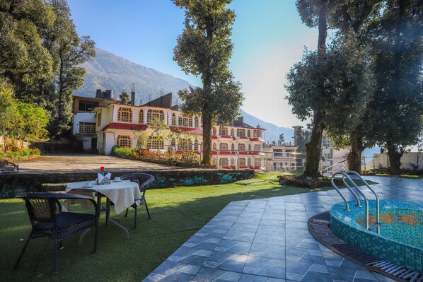 Exterior - V Resorts Royal Palace Mcleodganj (Dharamshala)