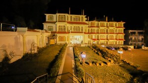 Façade de l’hébergement - soirée/nuit