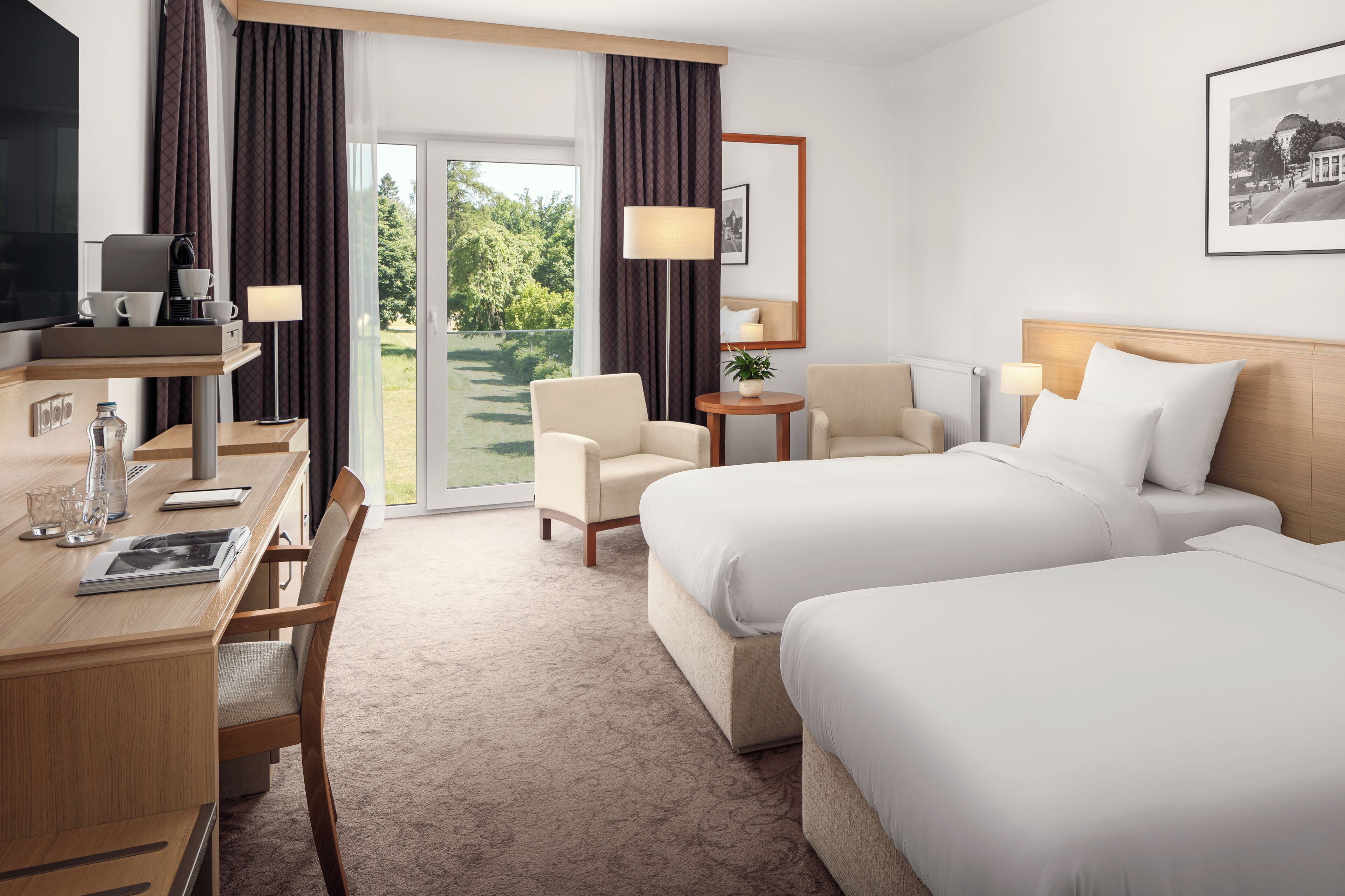 Quarto clássico, 1 cama Queen | Roupas de cama antialérgicas, frigobar, cofres nos quartos, escrivaninha