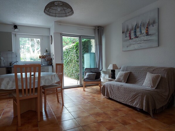 TV - Apt St-Philibert La Trinité / mer 150m nearest beach (Saint-Philibert)