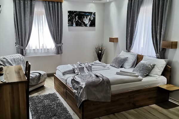 Caja de seguridad en la habitación, escritorio y wifi gratis