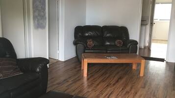 Una Smart TV, un reproductor de DVD